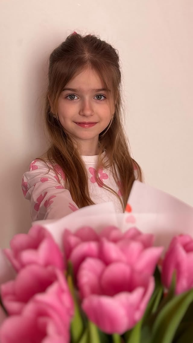 Зі святом, дівчатка 🌸 Добра, світла, краси та сили💖💖💖