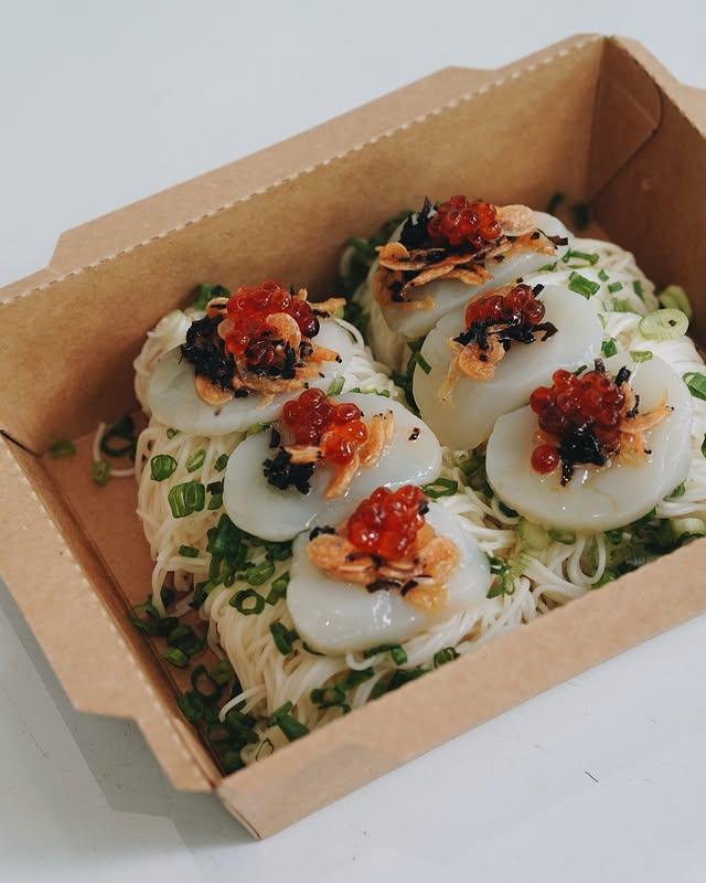 We’re bringing the taste of the ocean straight to your table with our refreshing summer noodle bowls. Perfect for seafood lovers and fans of light, umami-rich meals. 🍜🌊1. Kombu Somen Noodle with Ikura & Seagrape (Plain)A refreshing cold somen noodle dish served with light kombu broth, juicy ikura (salmon roe), and bursting seagrapes.✨ Best enjoyed cold – your perfect light lunch or dinner on a hot day!2. Hotate Kombu Somen Noodle with Ikura & SeagrapeA luxurious twist on our signature cold somen bowl!Enjoy tender hotate (scallops) layered over silky somen noodles, bathed in kombu broth, and topped with juicy ikura and refreshing seagrapes.An indulgent yet light seafood experience you don’t want to miss. 💫🍥 by @itsybitsyspicy