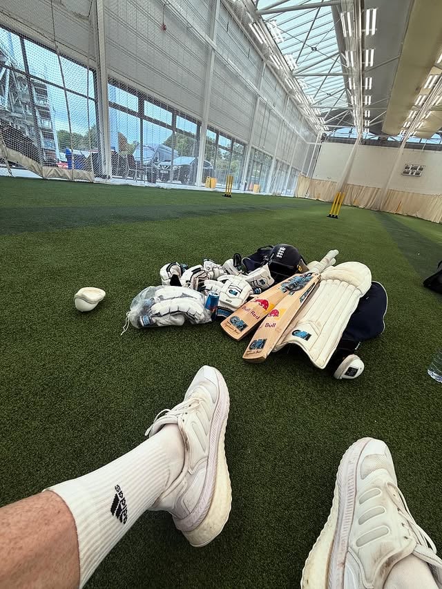 Back at it with bat and ball 🙌🏏 🏏 🏏 by @stokesy