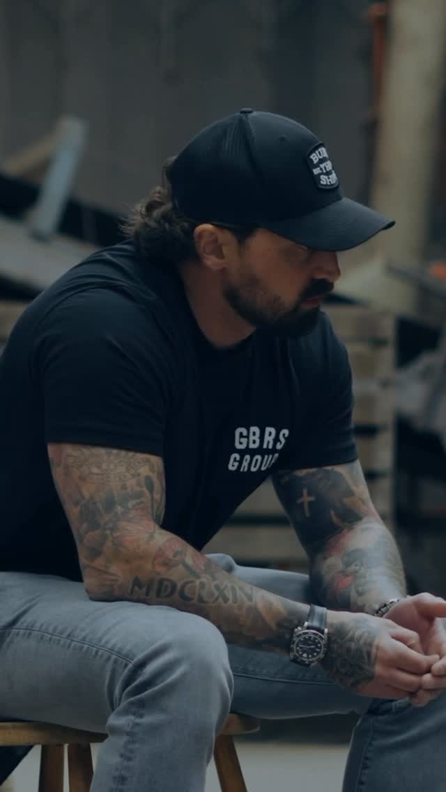 INNER CIRCLE.Choose good people to spend your time with. The real ones stay by your side unconditionally. They standby you at your worst, and keep you grounded when you’re at your best. No white knights and no fair weather friends. Only people that add value to your life and give positivity. Those ones are worth fighting for. Be a Pro~ #gbrsgroup #beapro by @jay_cal87