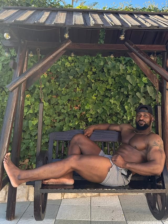 ☀️💪🏾.......#bodybuilding #muscle #motivation #workout #gym #lifestyle #inspiration #physique by @anthonyodi