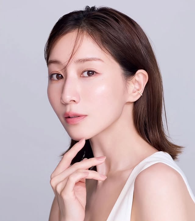 MAQUIA ONLINE❤️【田中みな実】なりたい肌はひとつじゃないから。パナソニック美顔器で、魅せたい肌印象を手に入れる！ストーリーズハイライト(雑誌関連)のリンクからチェックしてね♡#PR#panasonicbeauty#田中みな実#みなみん#エイミー#田中みな実ファンアカウント#美の伝道師#みんなのみな実#美肌#minamitanaka#tanakaminami by @tanaka_minami_fan