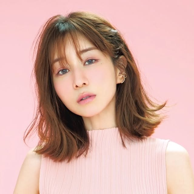 美的.com❤️田中みな実さん「スイートピーが優しく香るとき、どっと哀しみが押し寄せる」｜花が言うには。Vol.51【今月の花】スイートピー／花言葉「門出」「別離」「旅立ち」ストーリーズハイライト(雑誌関連)のリンクからチェックしてね♡#美的BeautyColumn#田中みな実花が言うには#田中みな実#田中みな実ファンアカウント#tanakaminami by @tanaka_minami_fan