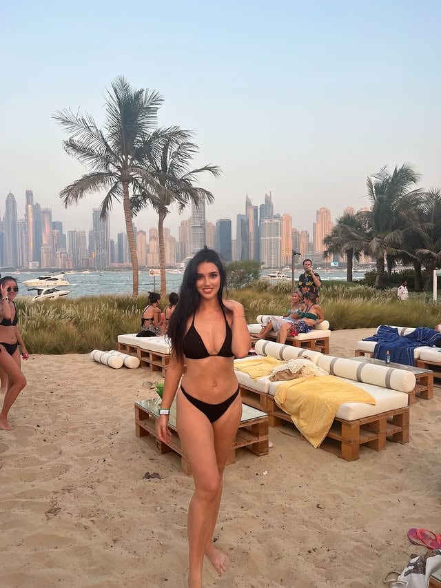 💚#dubai #dxb #streamer #streameuse #livestreamer by @priscillaliaud