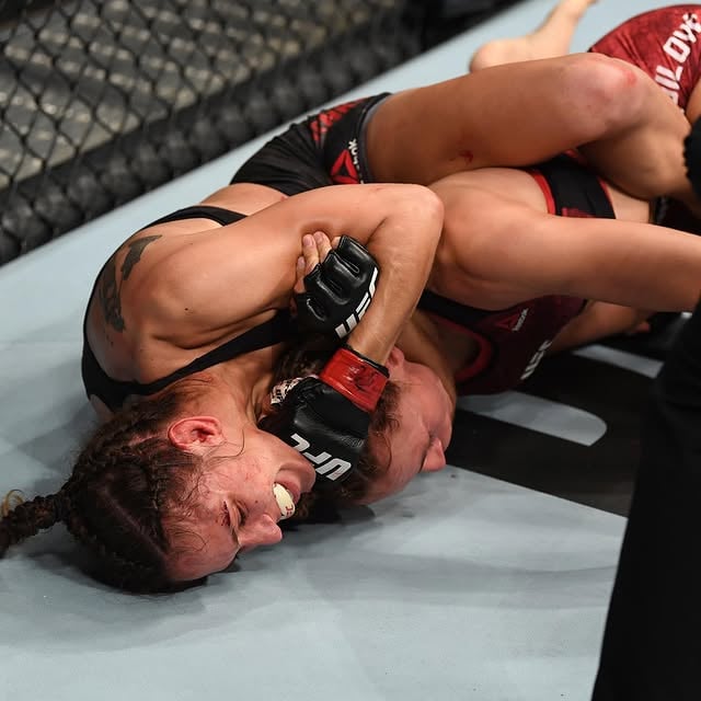 Very happy to win today!#UFCNewark 👊🏻💪🏻Очень рада победе! 💪🏻💪🏻 #UFC #НьюДжерси by @antoninapantera