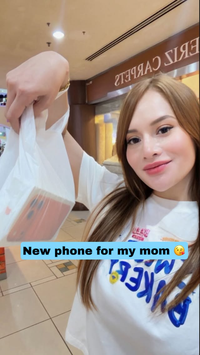 No amount of rewards could ever repay everything you’ve done for me, mama.You’ve been my strength when I was weak, my comfort when I was lost, and my biggest supporter when I doubted myself 🩵 by @aidannatasya