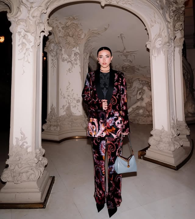 @etro dinner ✨🤍What a night celebrating Marco de Vincenzo, grazie mille @marcodevincenzo @marcocacchione @antonioguastella @ceciliagrandinettide la manita @crushbyc by @ane.rot