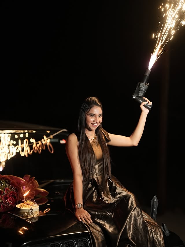 April born… not everyone can handle this level⚡️#mrunalashofficial #birthday #fyp #viral #1million by @mrunal_ash_official
