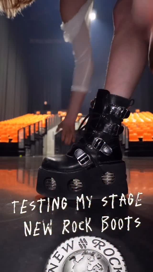 Would you wear a pair of shoes like these? The moment I first saw them, I fell in love — which is exactly why I took them on tour across almost all of Europe (20+ countries) and showed them the world! 😂🤘🏼And the question I get asked most often? Are they springy? Nope, not at all!@newrock 🔥#newrock #fashion #style #miyoko #backstage by @newrock