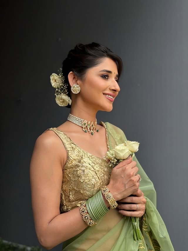 दिल का क्या करें साहिब ❤️..Dolled up by @anusoru in @baelibyanu