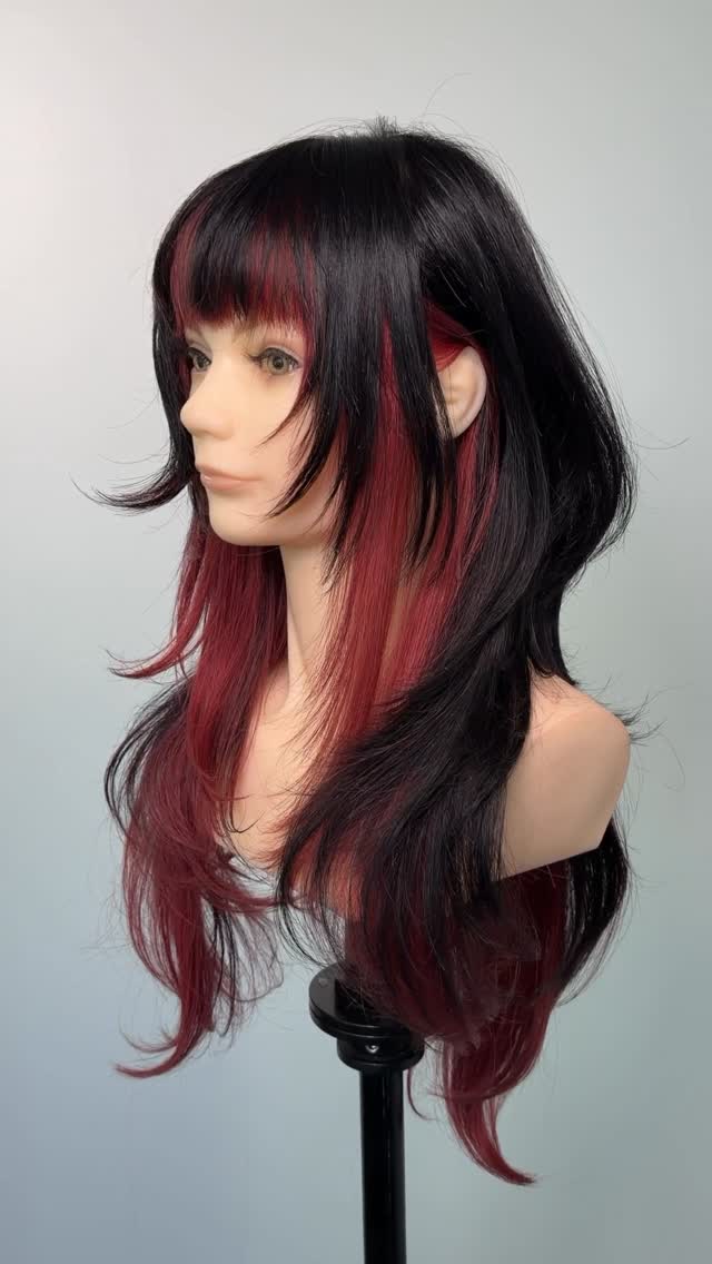 Face frame with texture scissor @redkenpro All Soft Argan Oil for style#haircuttutorial #faceframing #layers #longhair #jellyfishcut by @myguiltycrown