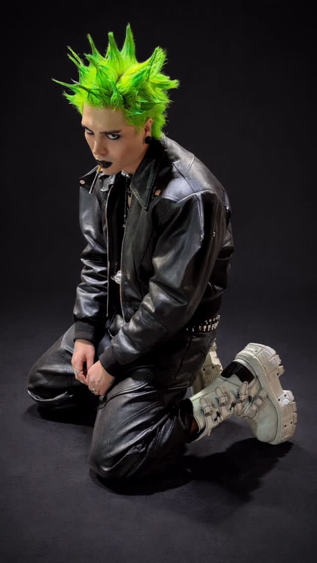 YA ESTÁ "NeON - RANDOM NOT COOL" EN TODAS LAS PLATAFORMAS DIGITALES 🎤🖤🎶 by @newrock