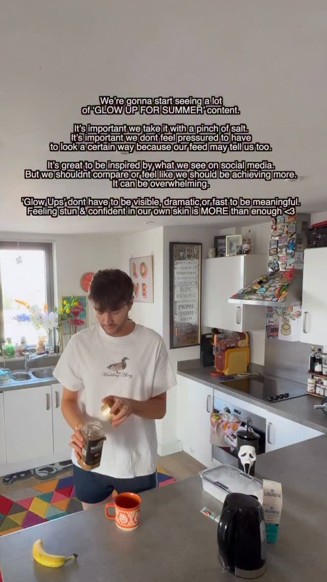 As always, this DEFINITELY ISNT a calling out. It’s just a friendly reminder that content should make us inspired but never make us feel pressured! Image is something I’ve been dealing and navigating with my whole life. It’s great to have the reminder that we’re all on our own path & journey & we know what’s best for us at any given time. There’s so much amazing content out there, some is better in big or small doses or maybe even not at all💕 by @markyyferris
