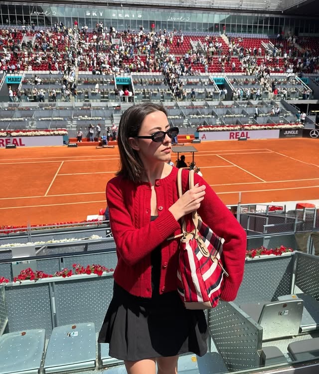 Tennis days hit different 🎾🤍✨ @estrelladamm publi (invitacion)Consumo responsable. No compartir con menores de 18 años.