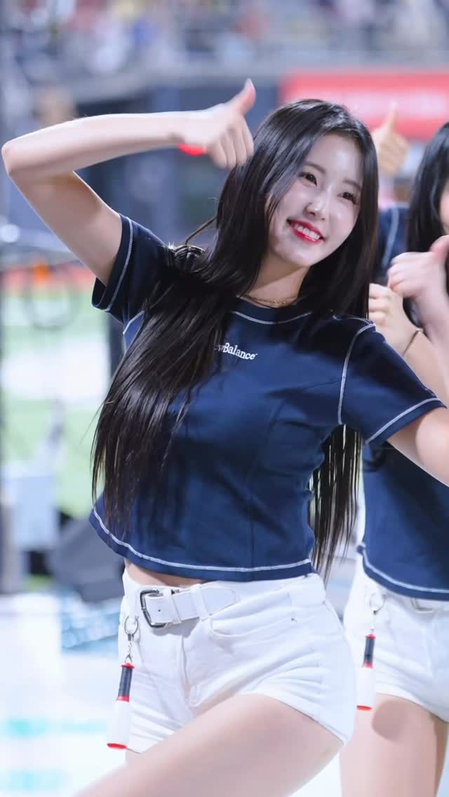 Hit me!🔥🔥🔥🔥 by @kim_han_seul