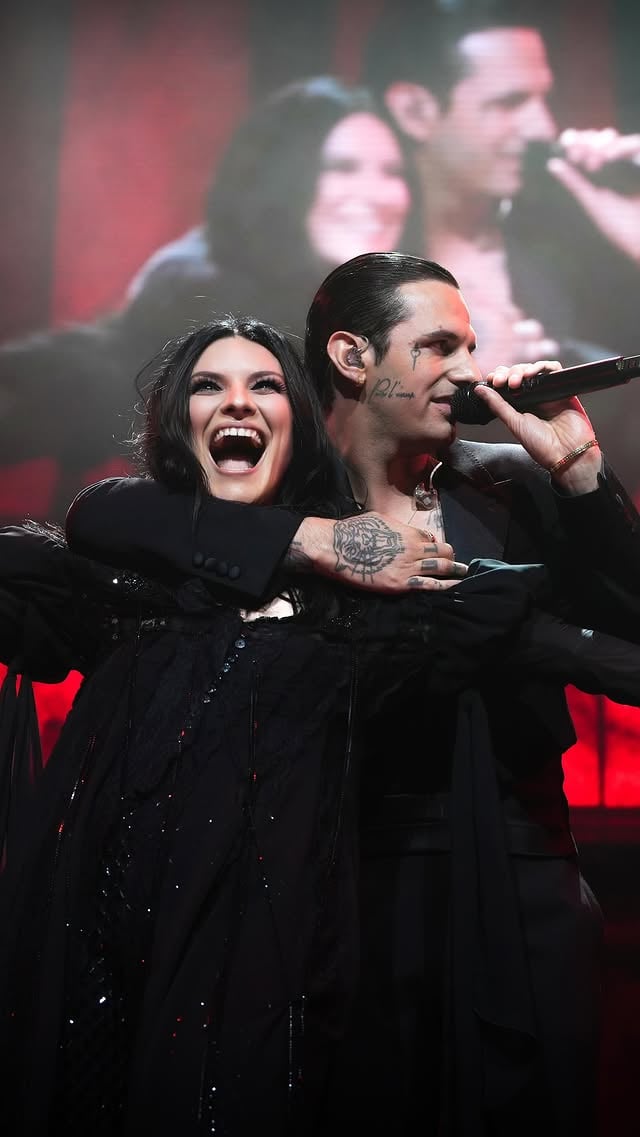 14. MÉXICO CITY 🇲🇽Lauro, hermano… ¡ya eres mexicano! Qué felicidad cantar con mi @achilleidol por primera vez en vivo en español…Te quiero mucho, Lauro, y me siento tan orgullosa de ti. Todos te amamos y ahora no solo en Italia.Nuestra canción “16 de marzo” por fin ha salido y ya podéis escucharla en todas las plataformas digitales.Mientras tanto… estuvimos en la Arena Ciudad de México, ante 15 mil personas, con entradas agotadas, pero sobre todo… ¡llenando nuestros corazones! Gracias ❤️