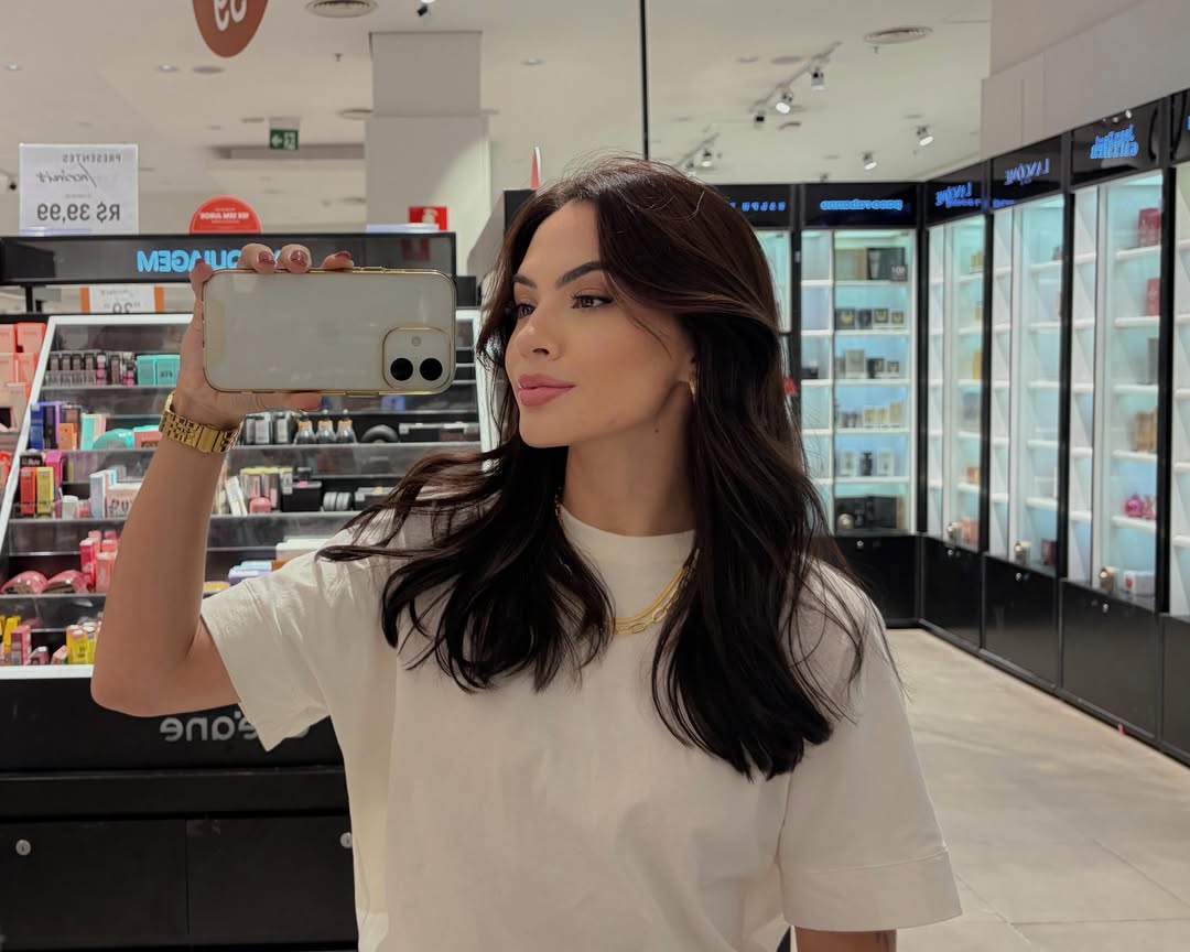 o papo que rola é que agora eu vou deixar o cabelo crescer mesmo... será? 👀 by @luanaqmf