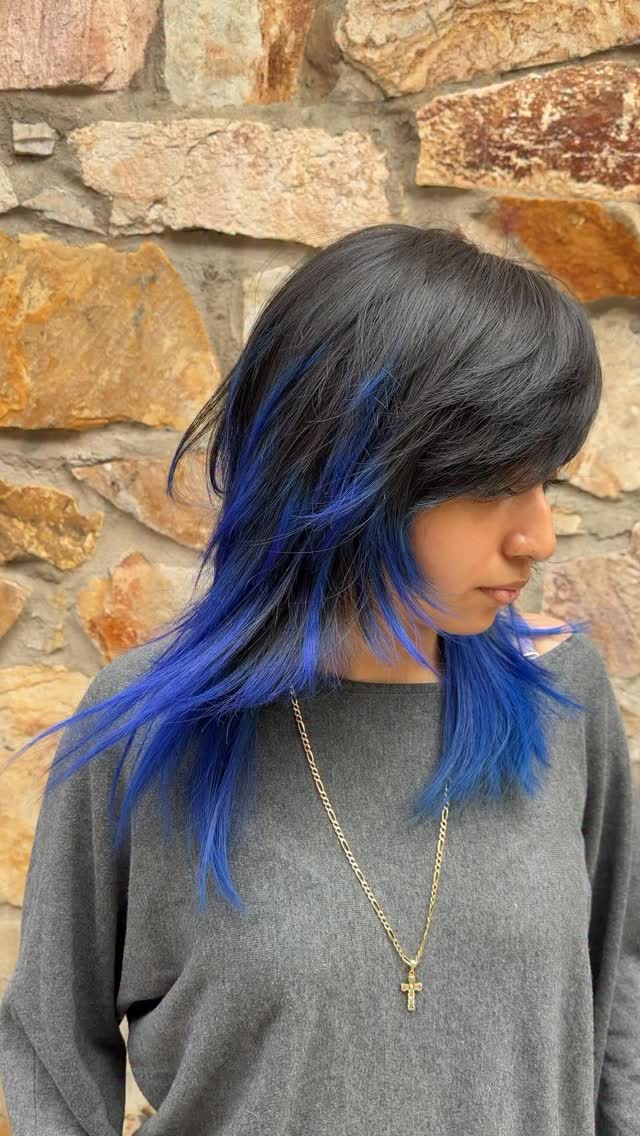 2000’s hair @assort.newyorkBooking link in bio ✂️ #texture #sidebangs #haircut #nychairstylist #scenehair by @myguiltycrown