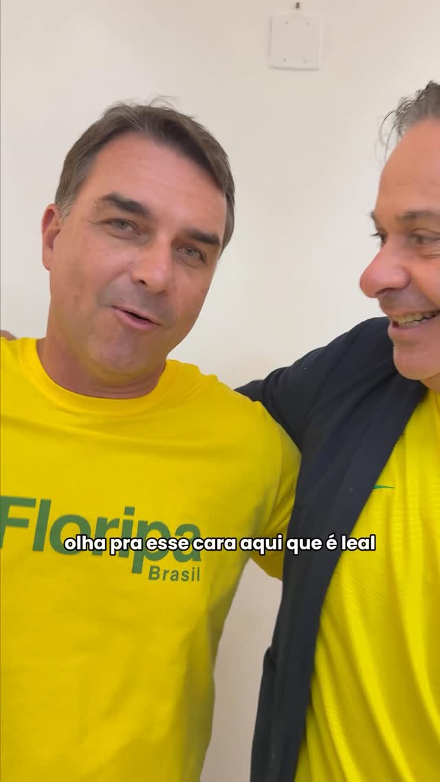 É o 01, né? 🫡 O homem que vai devolver o nosso país para os trilhos. Um amigo, um irmão! @flaviobolsonaro 🇧🇷 by @gilsonmachadoneto