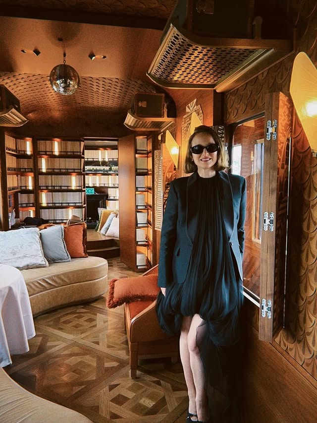 Thank you Belmond for a trip that felt like stepping back in time. L’Observatoire cabin was unforgettable 🤍 by @natalieportman