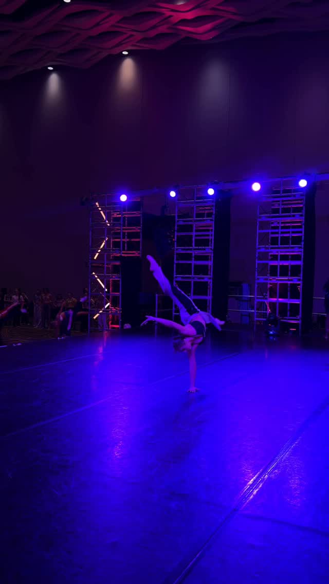 Contemporary with @crschwartz @radixdance @fivedancewear @officialclubfive #dance #dancer #viral #reels #kinsleystella by @kinsleystella