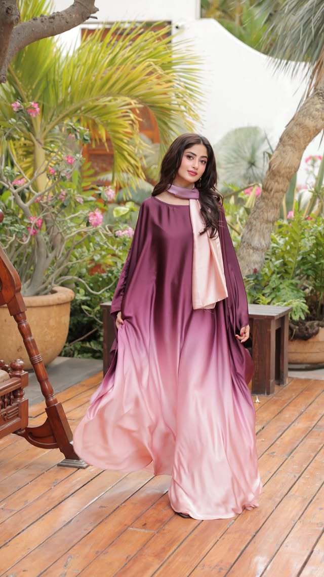 A feeling of grace by @sitr.pk wearing double tone maroon www.sitrofficial.com@stylebywardakayani by @sajalaly