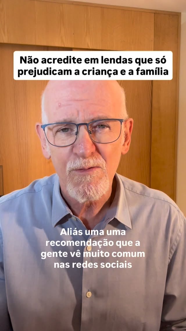 Higiene das mãos depois do passeio: só água e sabão. Evite horários de calor intenso. E vacinação sempre em dia, claro!Para as visitas, melhor na varanda, ou janelas bem abertas. Se alguém tiver qualquer sintoma que possa sugerir uma doencinha, nem pensar. E lavar bem as mãos, claro. E ninguém precisa pegar, beijar as mãos ou o rosto do bebê. E por favor, zero palpites tóxicos…Compartilhe com todo mundo❤️ by @pediatriaintegralbr