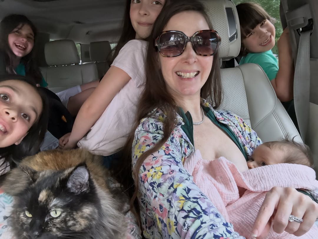 HOLIDAY WEEKEND Roadtrip ☀️ Moms can do ANYTHING 💕☀️💋 by @balletbeautiful