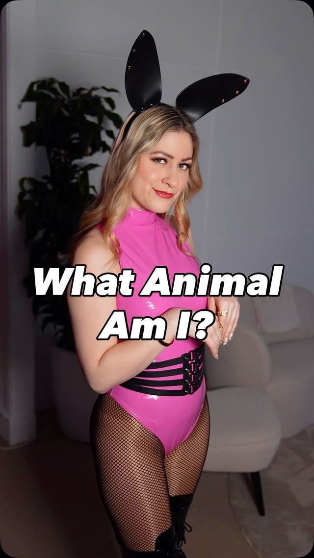 What Animal do I pretend to be? 🩷🖤⠀⠀⠀⠀⠀⠀⠀⠀⠀#leatherbodysuit #fishnets #pleaserboots