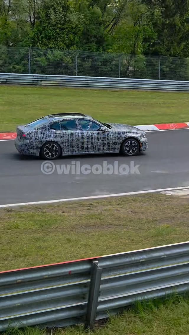 Nothing beats the sound of a straight-six at the Nürburgring: here is the new BMW M350!

#bmw #3series #neueklasse #m350 #Erlkönig