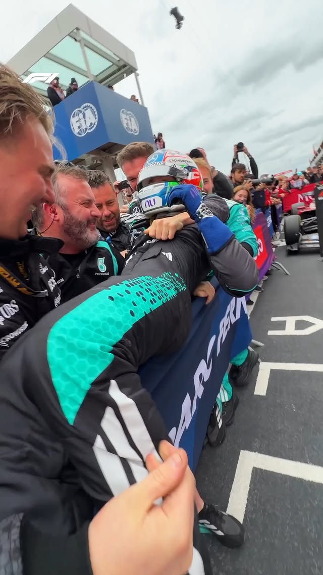 Kimi goes crowd-surfing with his @mercedesamgf1 crew! 🏄‍♂️#F1 #Formula1 #CanadianGP by @kimi.antonelli