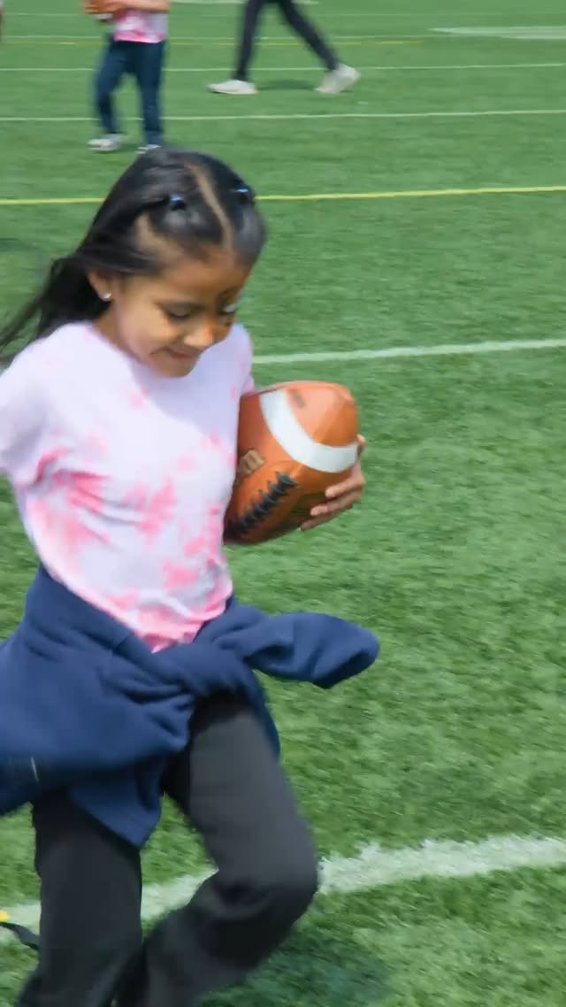 Core memory unlocked 💜📚 Hundreds of Twin Cities kids met their favorite @vikings players and left with new books to inspire a summer full of reading. We’re proud to bring our community together through the Vikings x U.S. Bank “Team Up to Give Back” event. #CommunityImpact #MinnesotaVikings #ProudPartner #ReadingMatters by @usbank