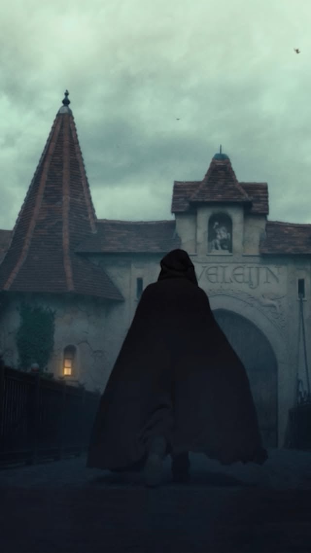 Der Name ist enthüllt … Ravenring! 🪶🖤 Ab Ende 2026 hebst du in der neuen Attraktion von Raveleijn selbst auf den Flügeln eines Raben ab und fliegst hoch durch die Lüfte. Stelle deine Flugkünste und deine Ausdauer auf die Probe … Traust du dich? by @efteling_de