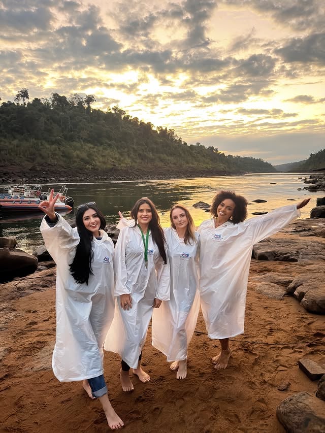 Dia de meninas💕Foi lindo viver esse momento com vocês, tem conexões que só Deus explica, o quão real foi a presença Dele. Reenergizada por @macuco.safari @cataratasdoiguacu e rodeada da energia das best! Inexplicável oq vivemos♥️ by @natalia.deodato