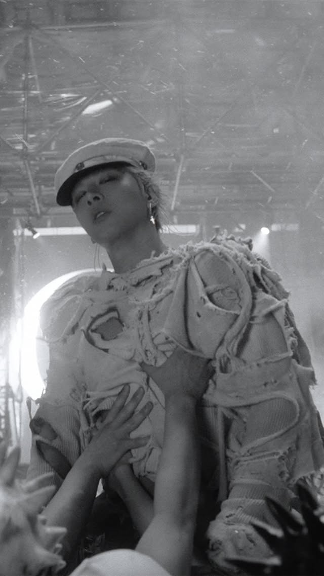 TAEYANG - ‘BAD’ THE QUINTESSENCE FILM∙ LINK IN BIO ∙