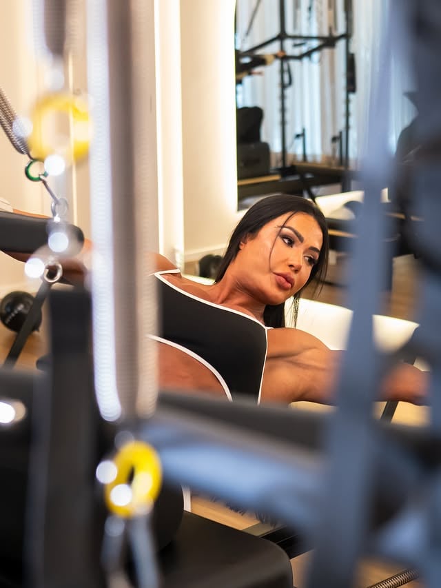 Viver uma rotina intensa dá trabalho, mas ter a oportunidade de fazer o que eu amo e trabalhar com o que acredito é o meu maior privilégio. 💪🏽📸🎥Muito obrigada a todos os envolvidos em cada projeto !🥰🫶🏼 by @graoficial