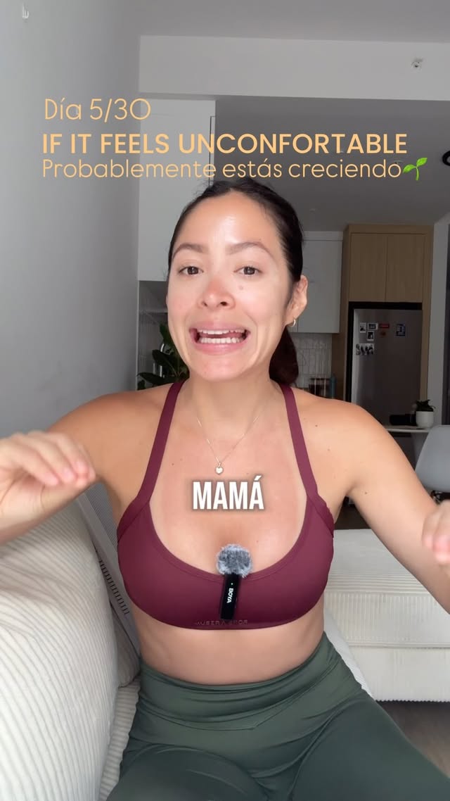 Día 5 de algo que me ha motivado e inspirado estos meses 🙌🏼. Si se siente incómodo, quizás estás creciendo. 🌱comenzar hacer ejercicio 🌱emprender algo nuevo 🌱aprender nuevas habilidades #familia #vlog #crecimientopersonal #lifestyle by @yeyebaila
