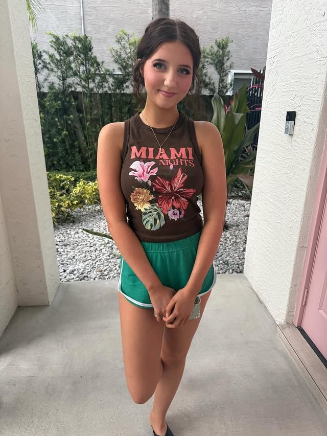 Hellooooooo Miami 🤎🌺🩷🌸💚#miami #florida #love #explorepage #fyp