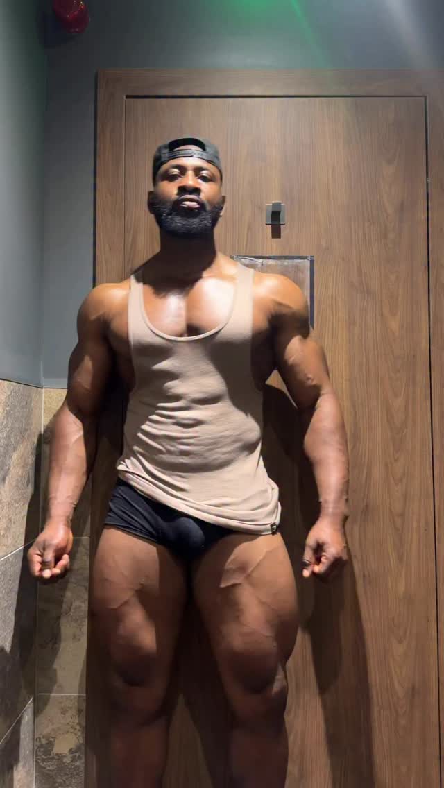 Focused 💯......#bodybuilding #physique #motivation by @anthonyodi