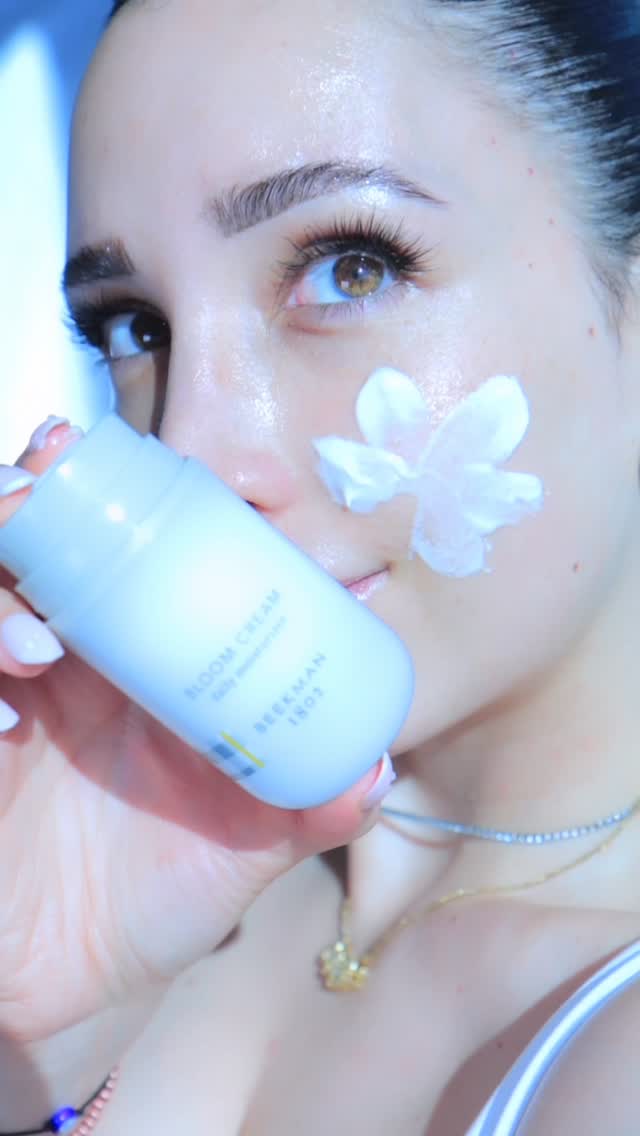 this @beekman1802 bloom cream and I are in a long term relationship at this point @ultabeauty #sensitiveskin #Beekman1802Partner by @mariale