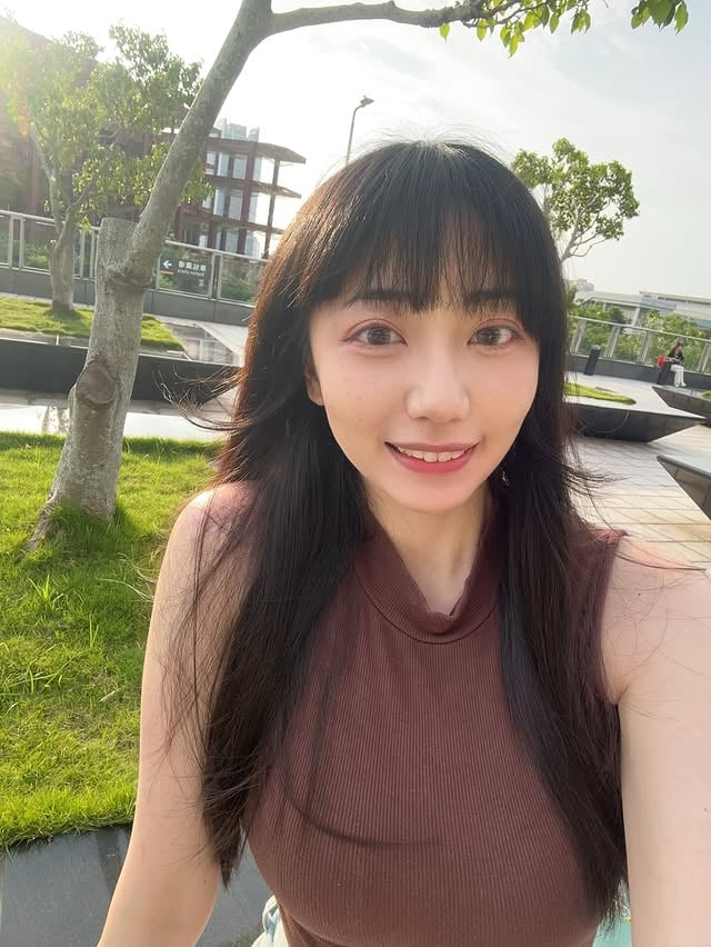 請稱讚我我有出門有化妝有拍照我怎麼可以這麼優秀ㄋ……但我遊戲估計回家得坐牢打完了🫠 by @firefly880605