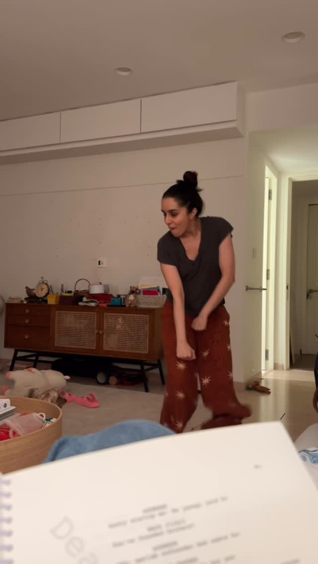 Koi aisa dhoondho jo aapka aisa dance nikaal paaye by @shraddhakapoor