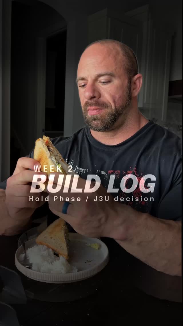 Build Log Week 2.This week felt a lot better.Big decisions around J3U finally moved forward, bodybuilding stayed steady, had to make the smart call with training, dealt with some family stress, and we sold our old house..almost.One thing I’ve learned lately is progress isn’t always about adding more. Sometimes it’s just maintaining well while life is happening around you.Not forcing the pendulum squat when my knee said no.Not letting stressful moments convince me the whole week was bad.Sometimes the biggest win is keeping perspective and stacking enough small wins together.272 lbs and moving forward. by @johnjewett3