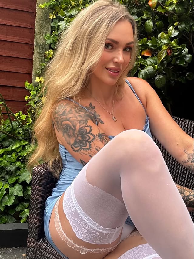 Hey pretty Lady 🌸 by @ladycherrycookies