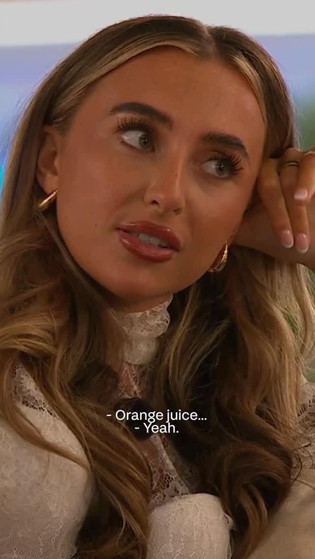 The ultimate villa compatibility test? Orange juice vs. apple juice 🍊🍎Which fruit would get dumped from the breakfast table? 👀#LoveIsland #LoveIslandUK by @itvxofficial