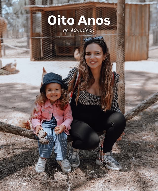 A minha bebé faz hoje 8 anos! Gosto tanto de ser mãe desta miúda! Se fosse pequenina queria ser como ela. Tenho muito orgulho na minha Madalena, my favorite girl 🥹 by @mafalda.sampaio