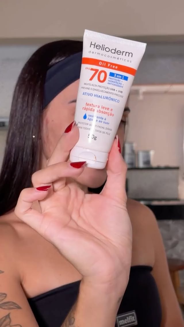 Treino, suor, sol… minha pele acompanha tudo comigo. Então, cuidar dela é parte da rotina também. Helioderm, proteção que você sente na pele. 🧡🧴☀️@helioderm publi by @luanaqmf