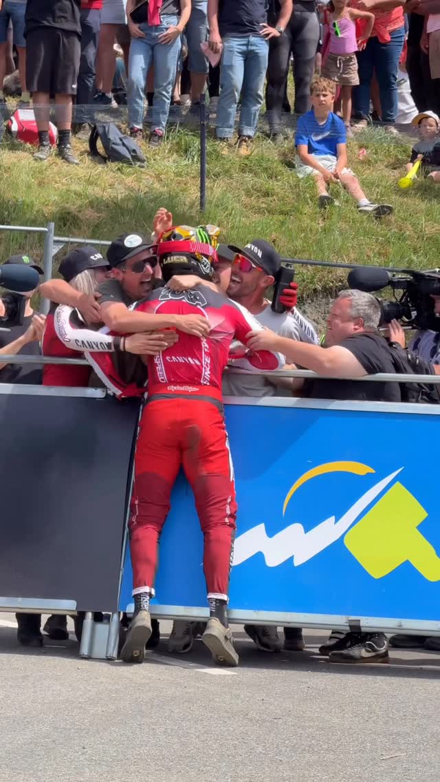 @luca_shaw winning his first Elite World Cup 😤@thebigbad_wolfe 🎥 by @monsterenergy
