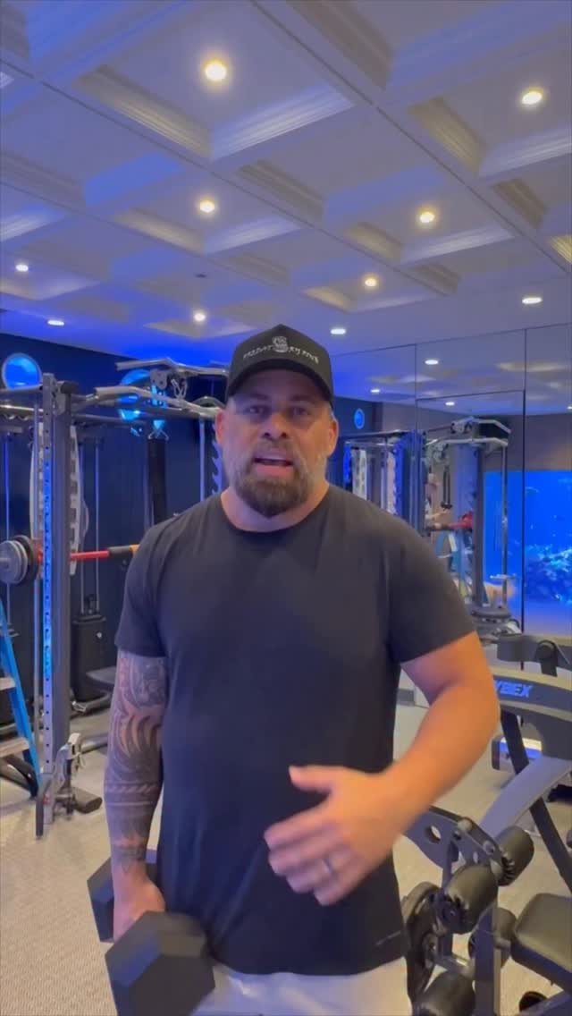 “Our fitness plan is sponsored by weights and pizza”😂🤣 by @predatoryfins_official