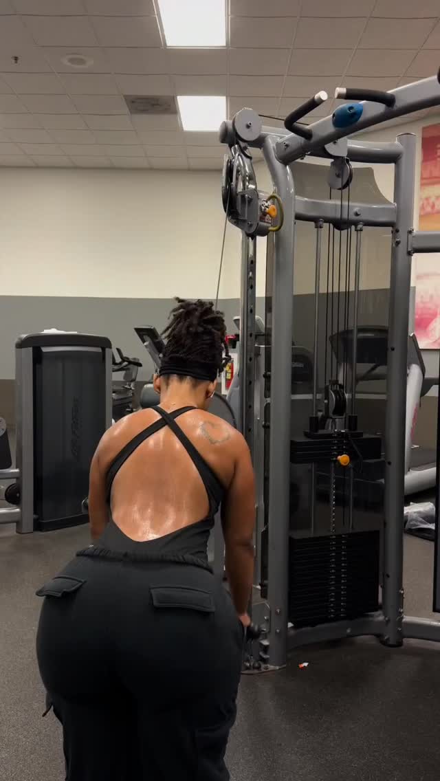 When the first falls on a Monday all feels right in the world .Like 💘 Share 🫶🏾 Comment 💬 Motivational Platform 🤴🏾Women's Related Posts ✔️Dm for Promo Info....Post Credit @msashleycooks_ Follow For More Update @workoutwomenssThank you workoutwomenss team ✅#explorepage #gymmotivation #fitnessmotivation #explore gym by @workoutwomenss